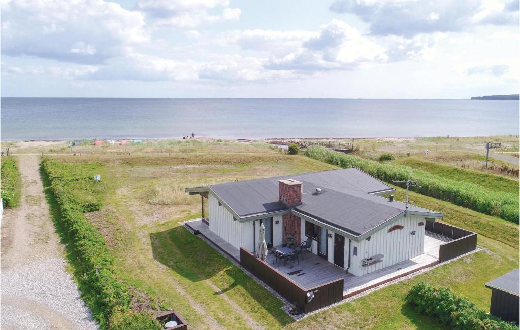 Beautiful Home In Juelsminde With 3 Bedrooms, Sauna And Wifi