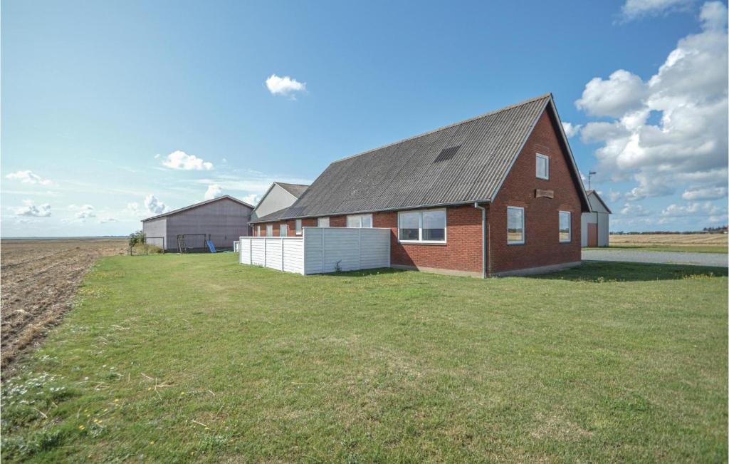 Amazing Home In Bredebro With 5 Bedrooms And Wifi
