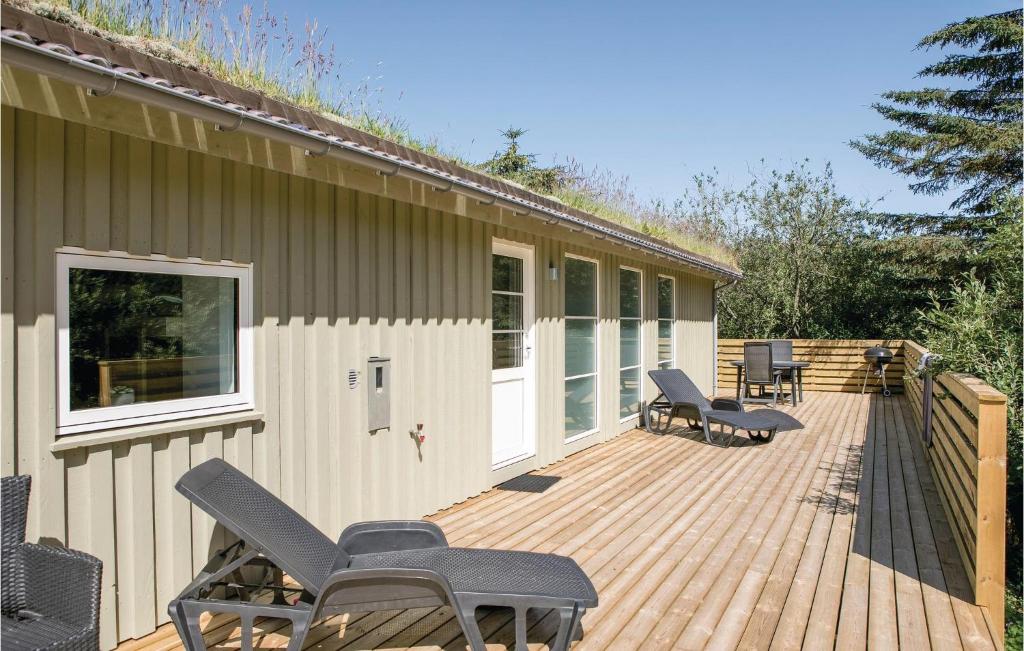 Awesome Home In Lkken With 4 Bedrooms, Sauna And Wifi photo 1