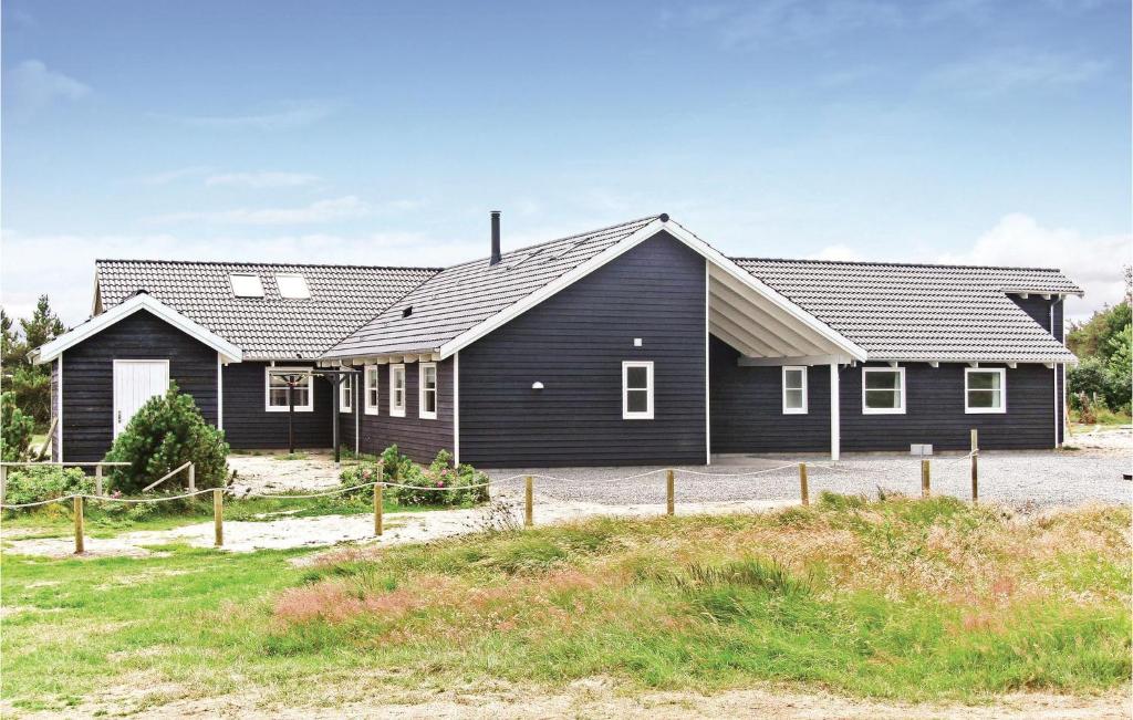 Amazing Home In Vejers Strand With 11 Bedrooms, Sauna And Indoor Swimming Pool photo 1