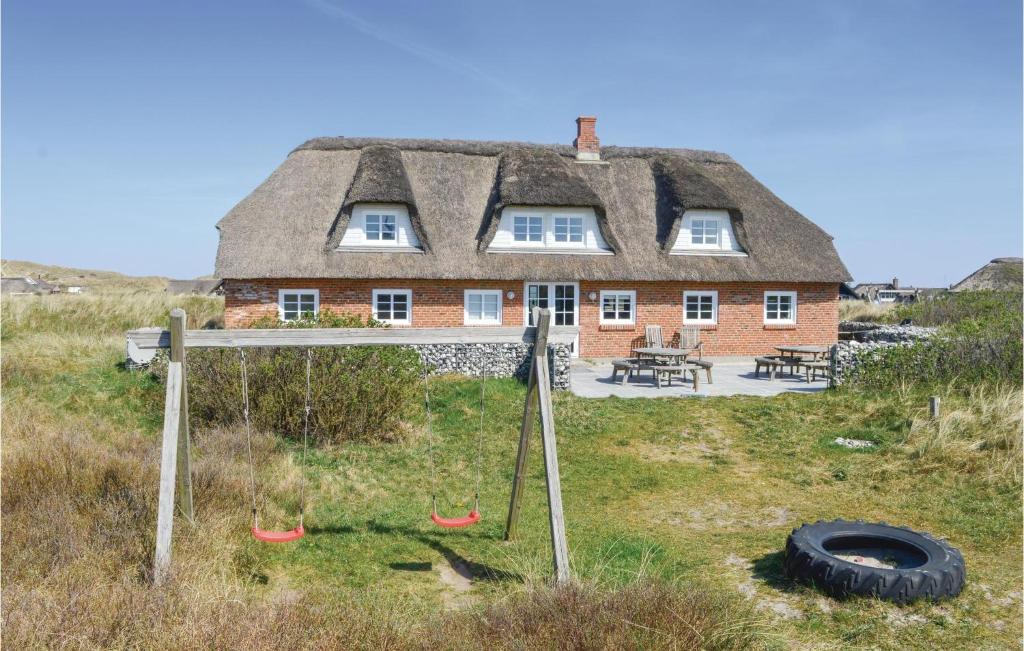 Awesome Home In Ringkbing With 6 Bedrooms, Wifi And Indoor Swimming Pool photo 4