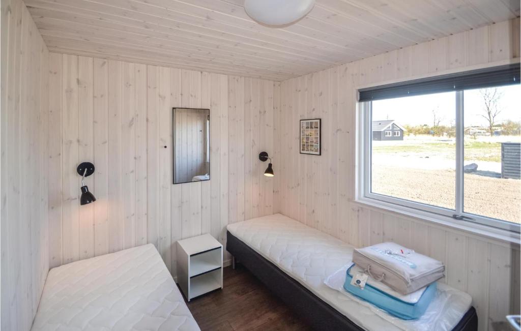 Awesome Home In Grenaa With 12 Bedrooms, Wifi And Private Swimming Pool photo 3