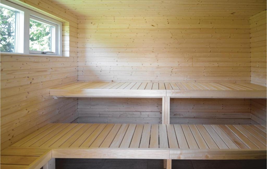 Nice Home In Grenaa With 6 Bedrooms, Sauna And Wifi photo 2