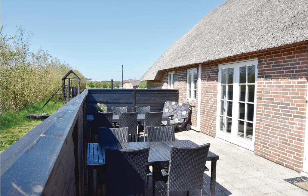 Nice Home In Ulfborg With 5 Bedrooms And Wifi photo 1