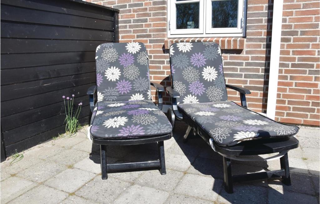 Nice Home In Ulfborg With 5 Bedrooms And Wifi photo 2