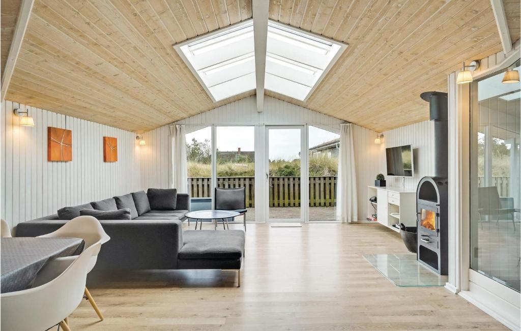 Beautiful Home In Blvand With 4 Bedrooms, Wifi And Indoor Swimming Pool photo 2