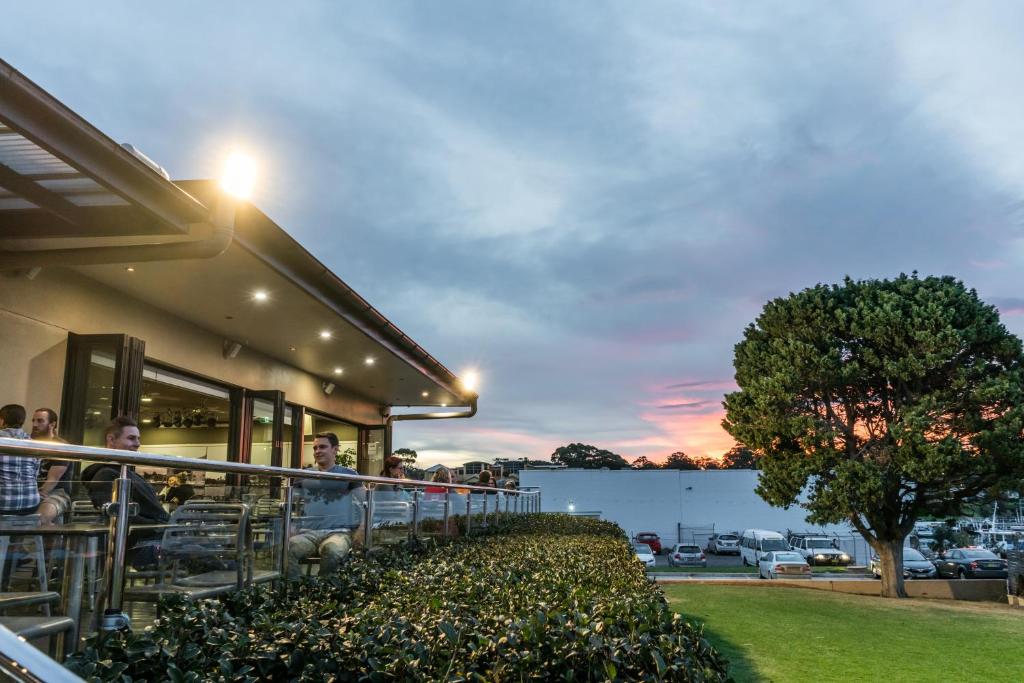 Huskisson Hotel photo 2