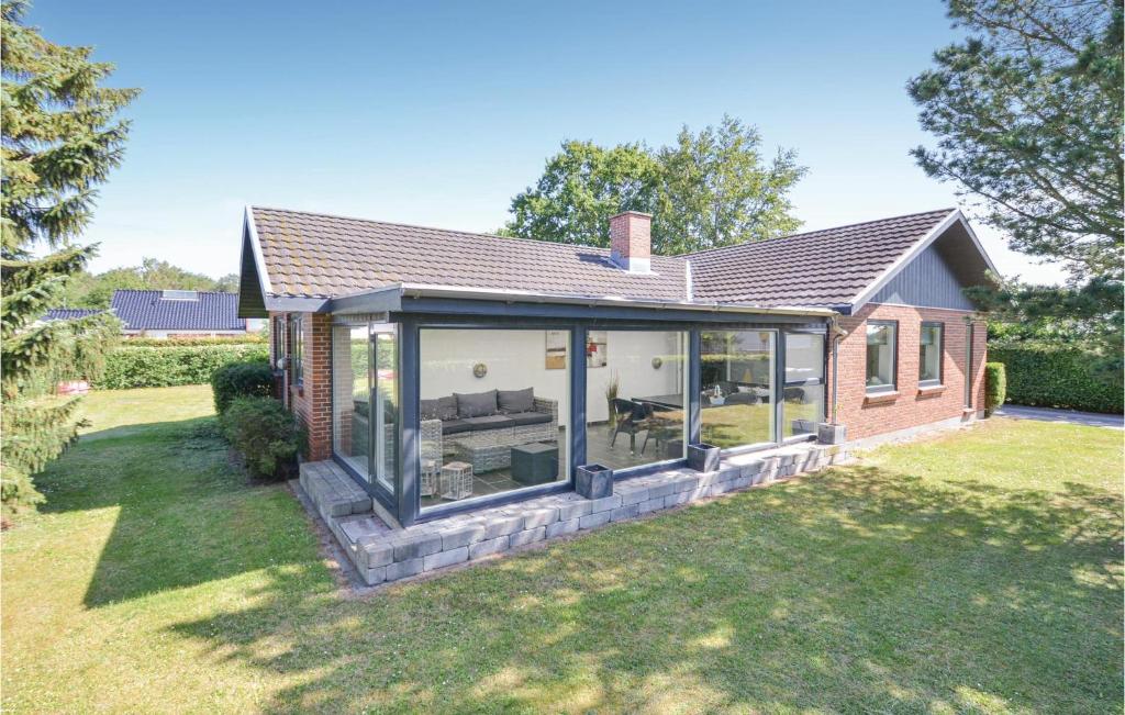 Stunning Home In Eg With 2 Bedrooms And Wifi
