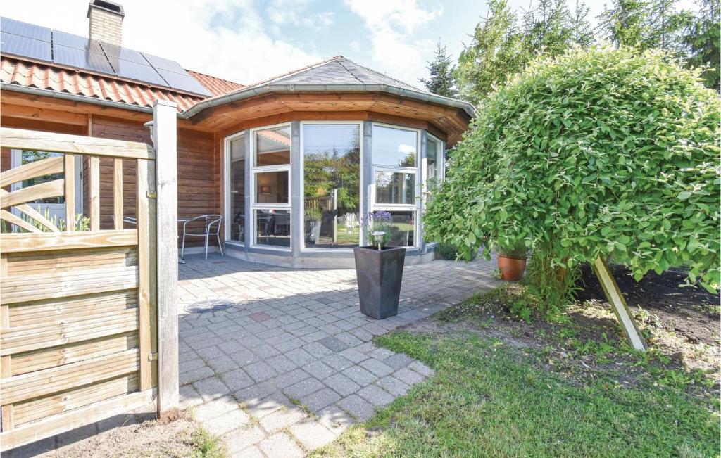 Awesome Home In Middelfart With 3 Bedrooms And Wifi photo 3