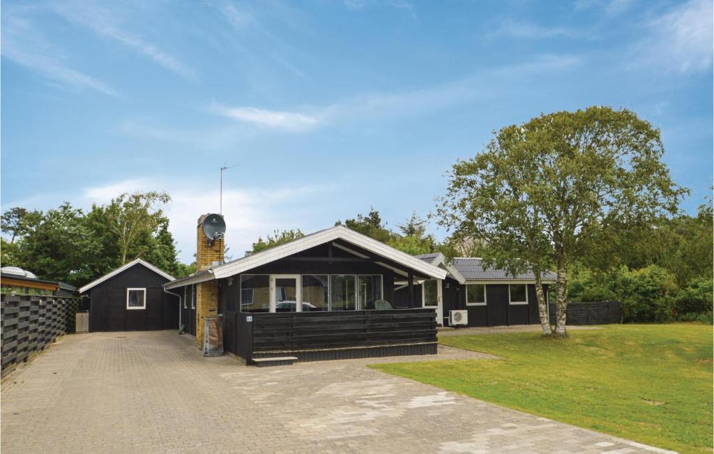 Awesome Home In Blokhus With 5 Bedrooms, Sauna And Wifi photo 1