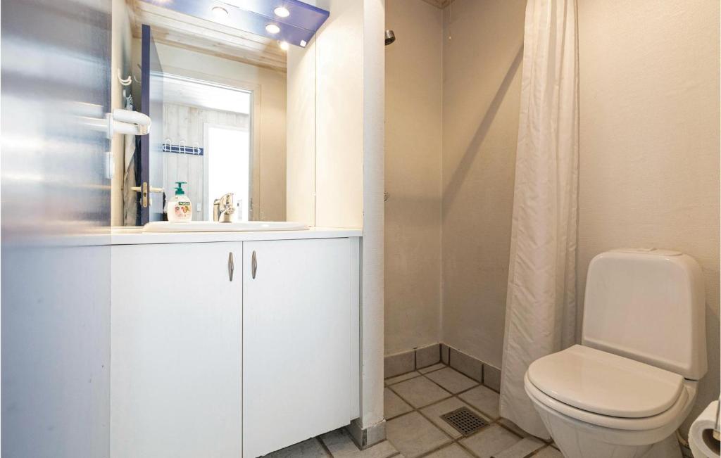 Nice Home In Nex With 4 Bedrooms, Sauna And Wifi photo 2