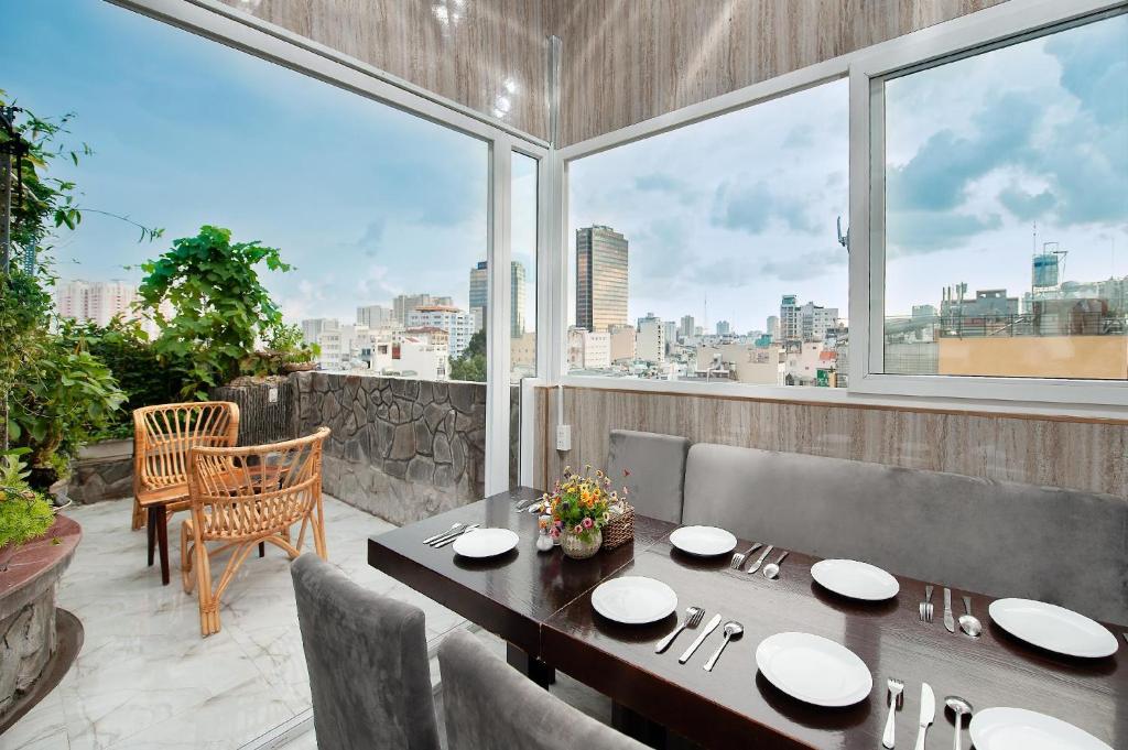 Attica Hotel