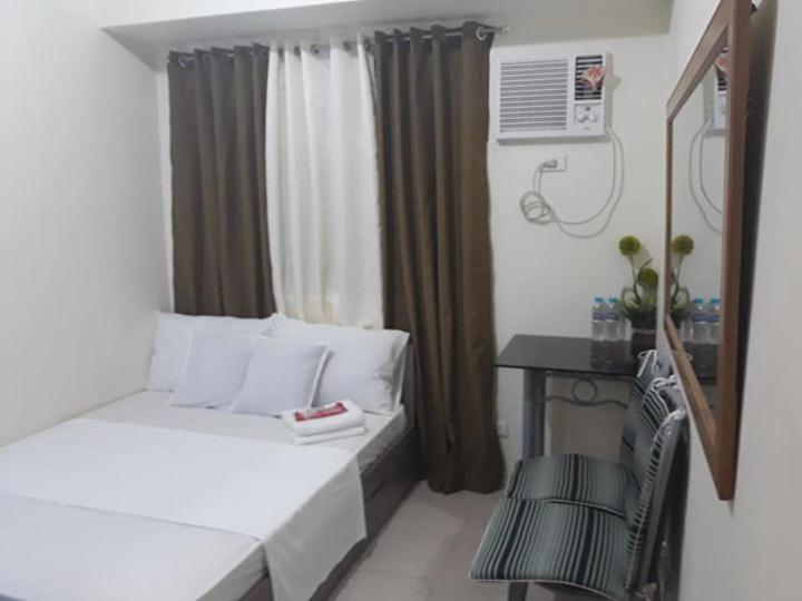 Edsa Urban Deca Tower Condo Unit with Wifi and Netflix, Metro Manila