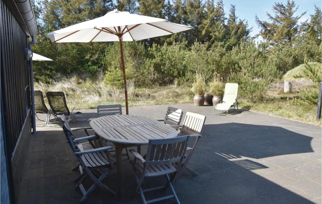 Awesome Home In Ringkbing With 3 Bedrooms, Sauna And Wifi photo 1