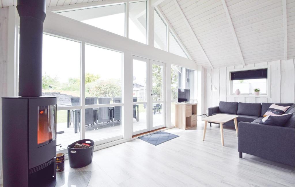 Awesome Home In Malling With 4 Bedrooms And Wifi photo 3