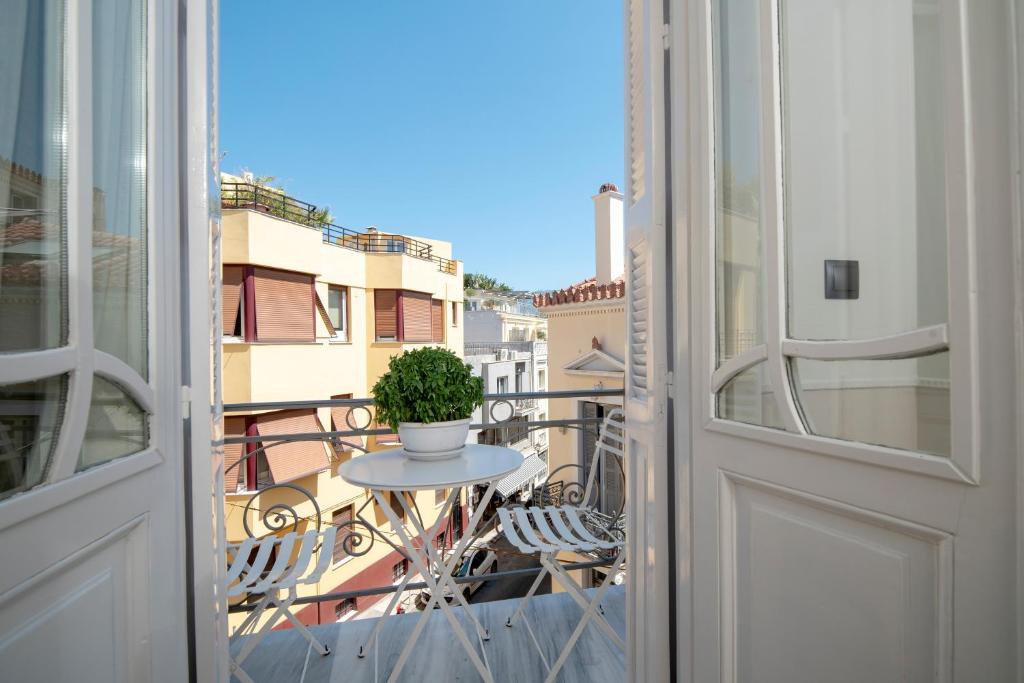 Сьюит (Представительский люкс с балконом), Plaka Arch Suites
