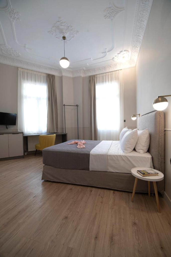 Сьюит (Представительский люкс с балконом), Plaka Arch Suites