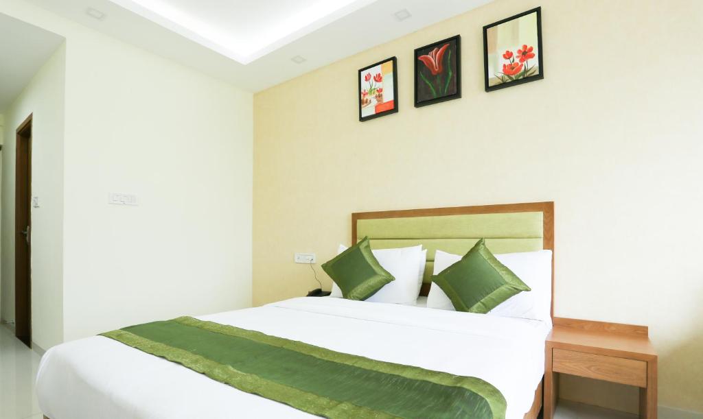 Двухместный ([Sanitized] Deluxe Double Room), Treebo The Galaxy