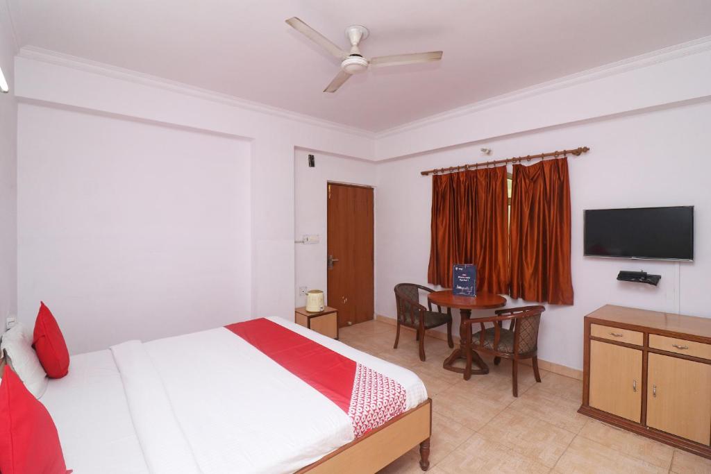 Трехместный (Классический трехместный номер), OYO 24680 Hotel Devansh