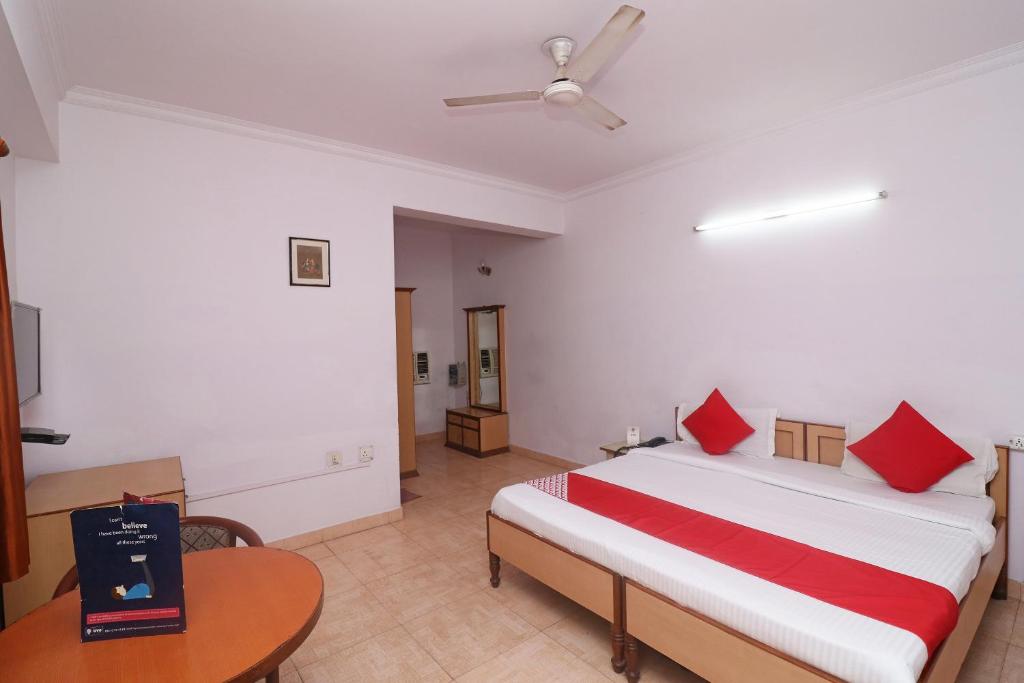 Трехместный (Классический трехместный номер), OYO 24680 Hotel Devansh