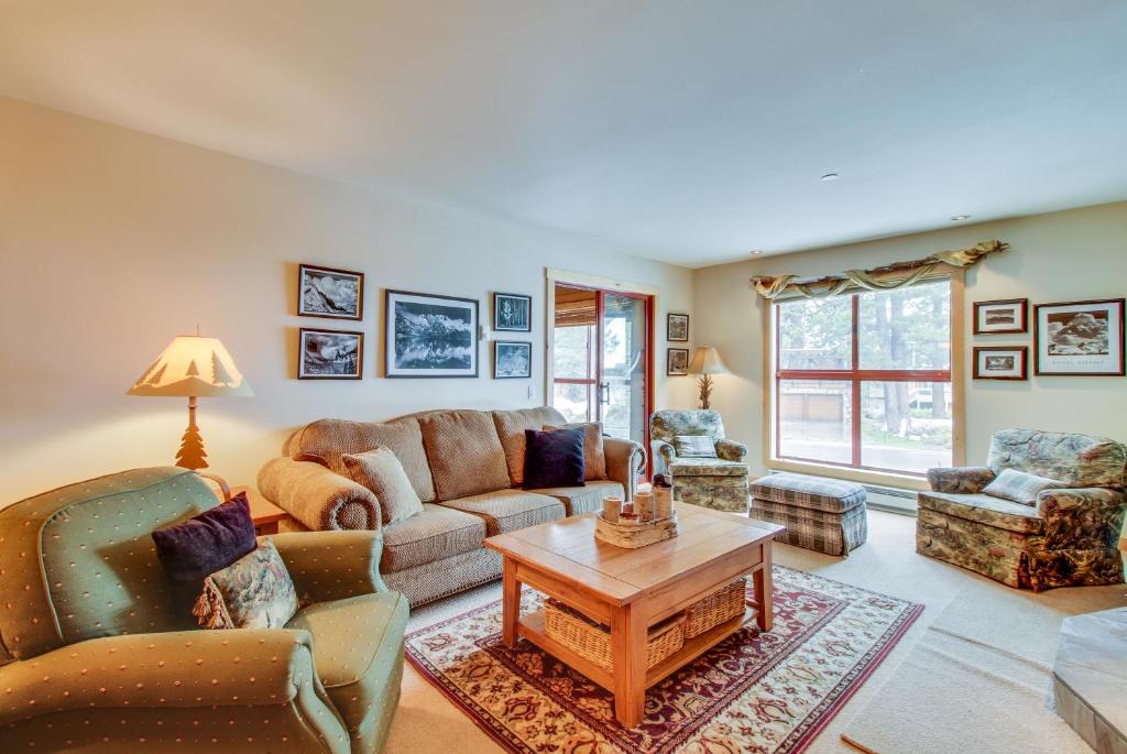 Aspen Creek 222 photo 1