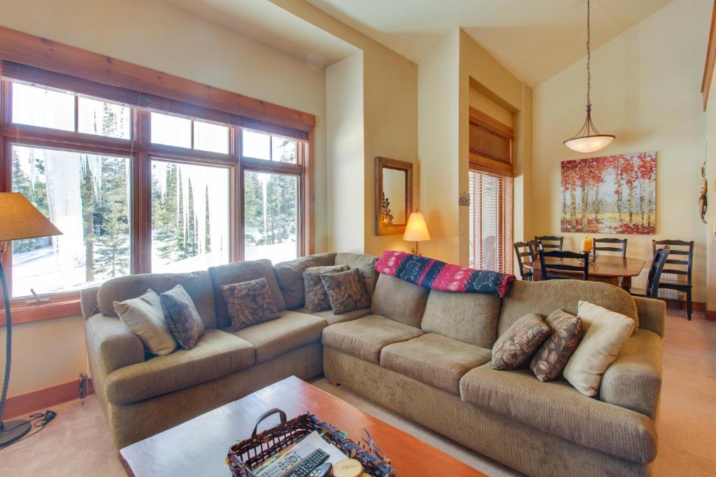 Lodestar Cabins photo 4