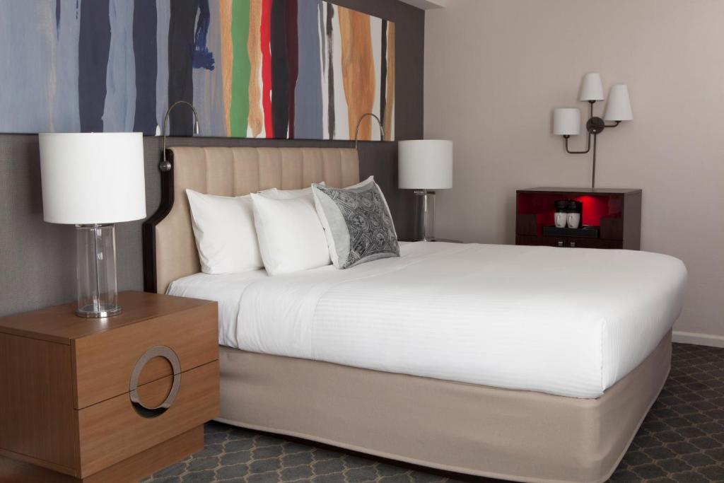 Двухместный (Номер с кроватью размера «king-size»), Fifty Hotel & Suites by Affinia