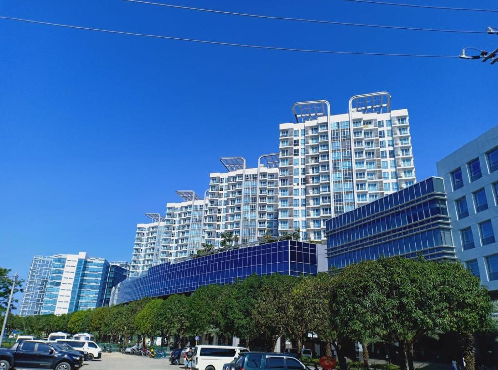 Mactan Newtown Affordable Suite with FREE Pool & Beach photo 4