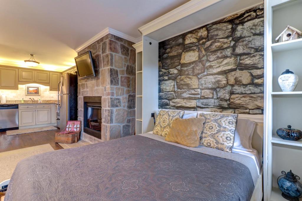 Little River Loft & Riverfront Gem photo 4