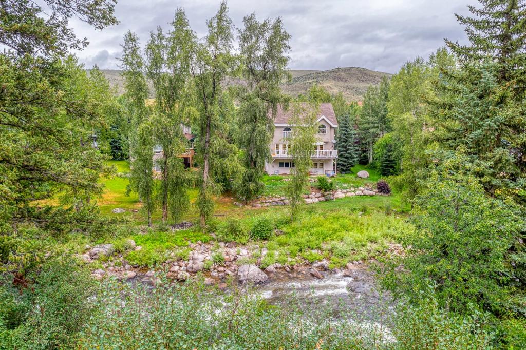 Mountain Stream Condo photo 1