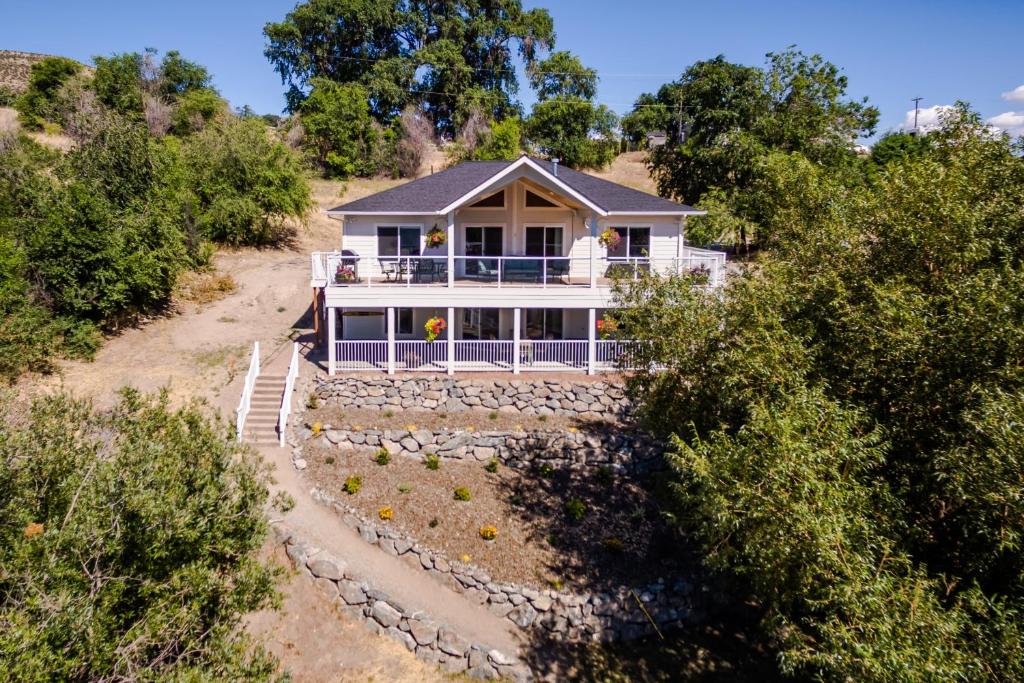 Serenity Lake Getaway photo 2