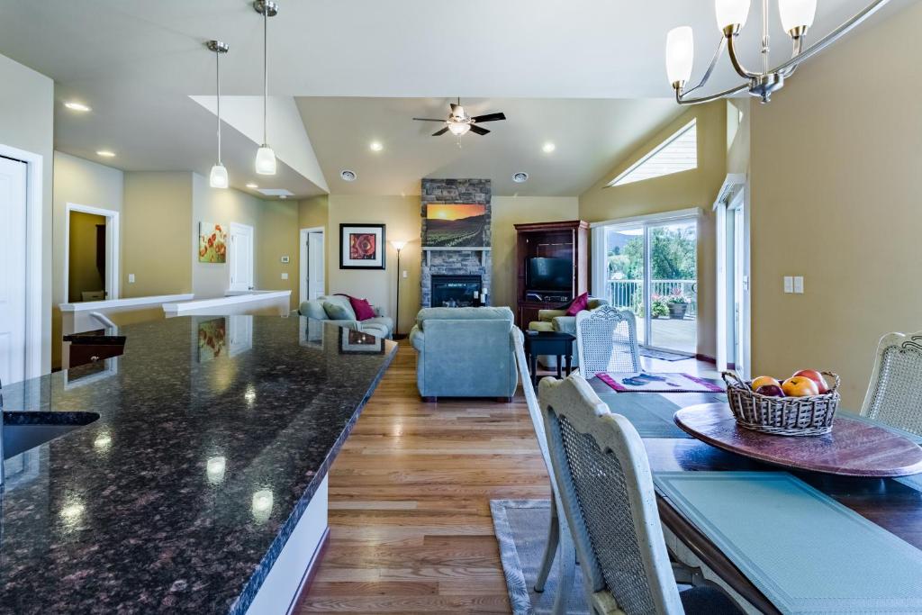 Serenity Lake Getaway photo 4
