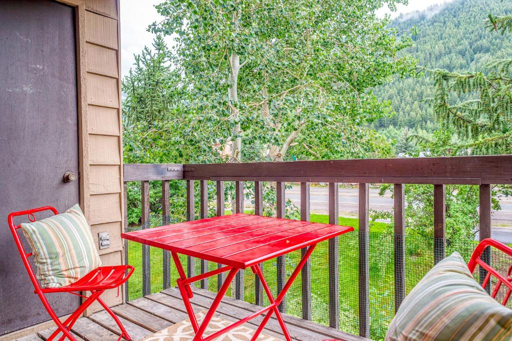 Mountain Stream Condo photo 2
