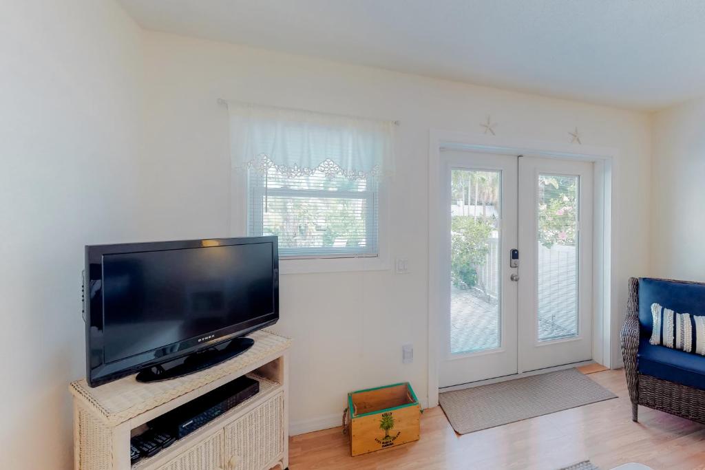 Blue Wave Villa West photo 2