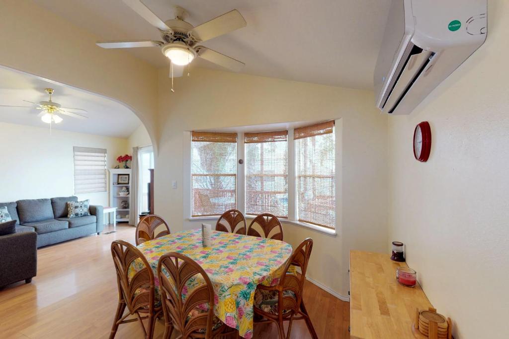 Long Island Village Unit 081 photo 4