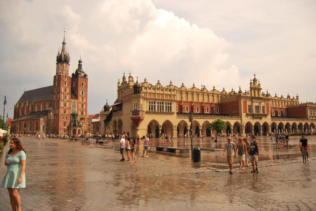 Art Pop in Cracow - Tap to explore photos