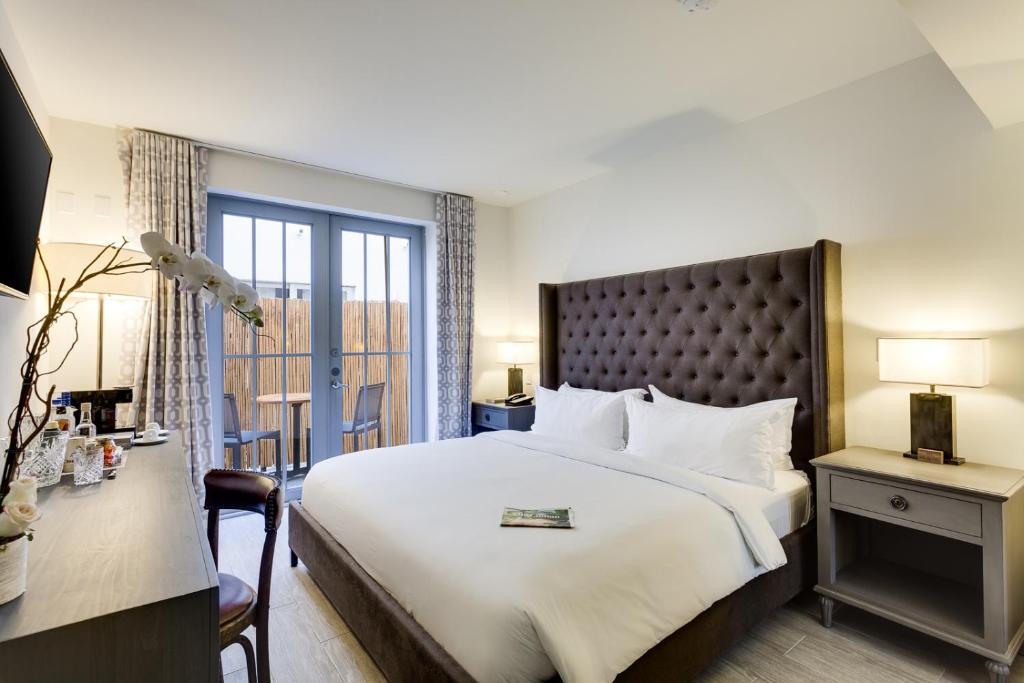Clinton Hotel South Beach Room Type - Classic Terrace King