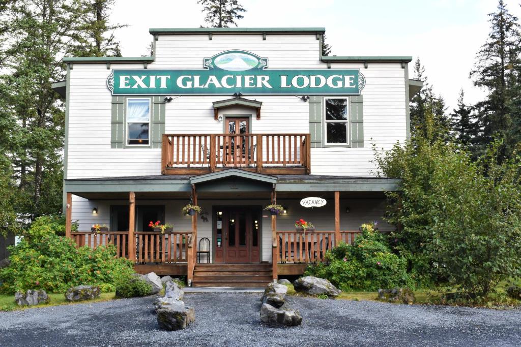 Exit Glacier Lodge image