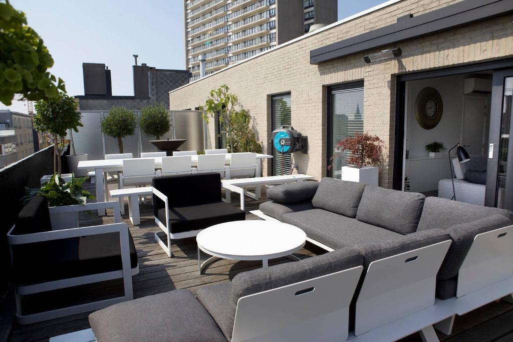 Modern appartement centrum Oostende met enorm dakterras (parking beschikbaar) photo 3