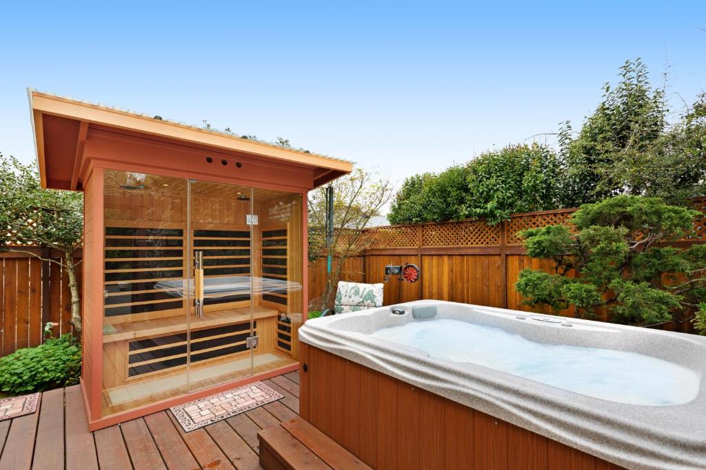 Hummingbird Garden Retreat photo 3