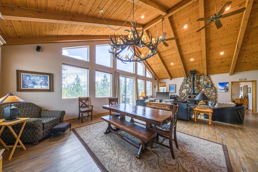 White Pines Mountain Lodge #7 photo 1