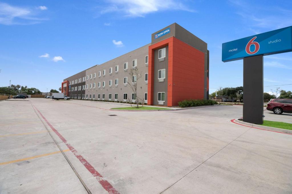 Motel 6-Corpus Christi, TX photo 3
