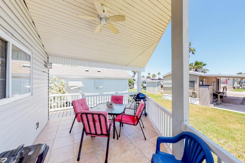 Long Island Village Unit 424 photo 1