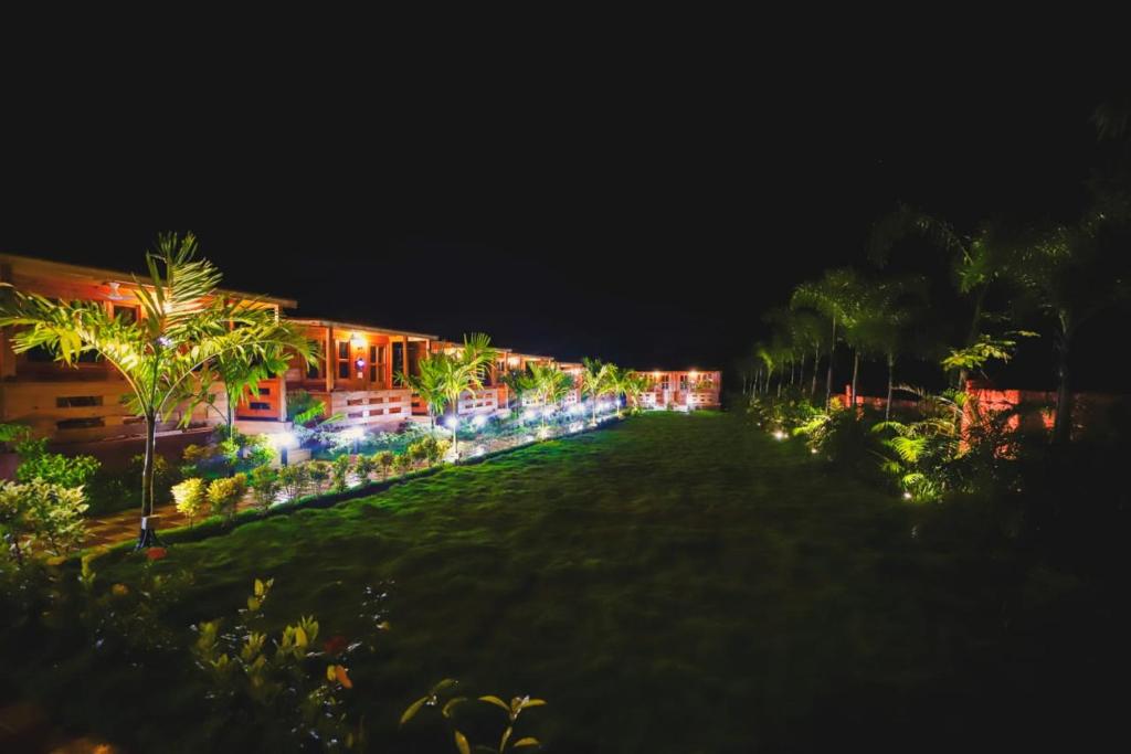 Двухместный (Двухместный номер с 1 кроватью, вид на сад), GRAND VATIKA RESORT