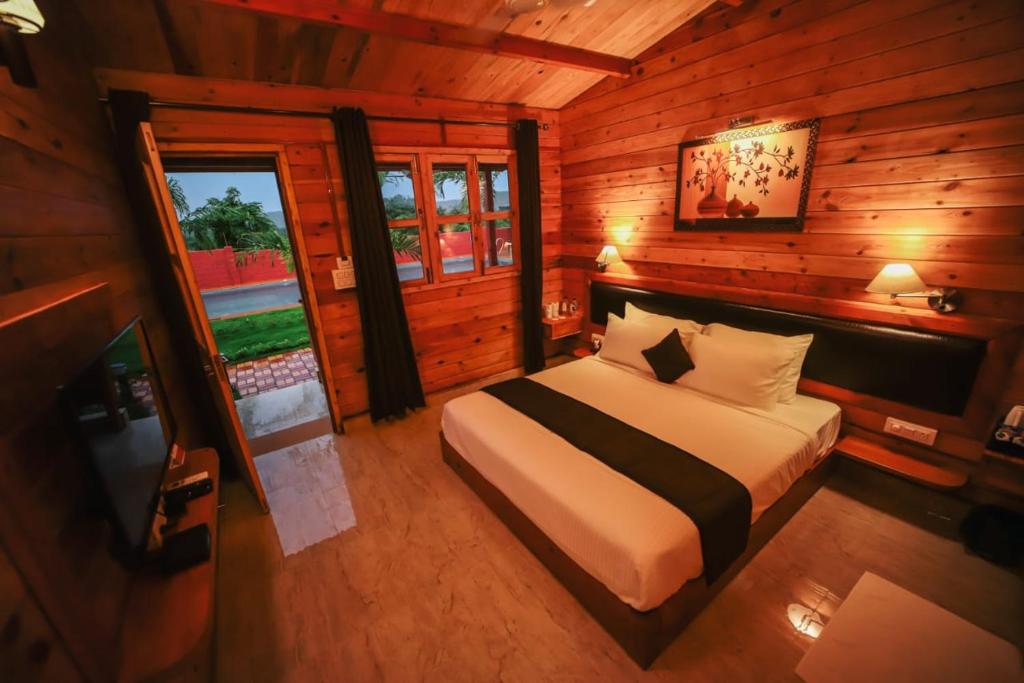 Двухместный (Двухместный номер с 1 кроватью и видом на бассейн), GRAND VATIKA RESORT