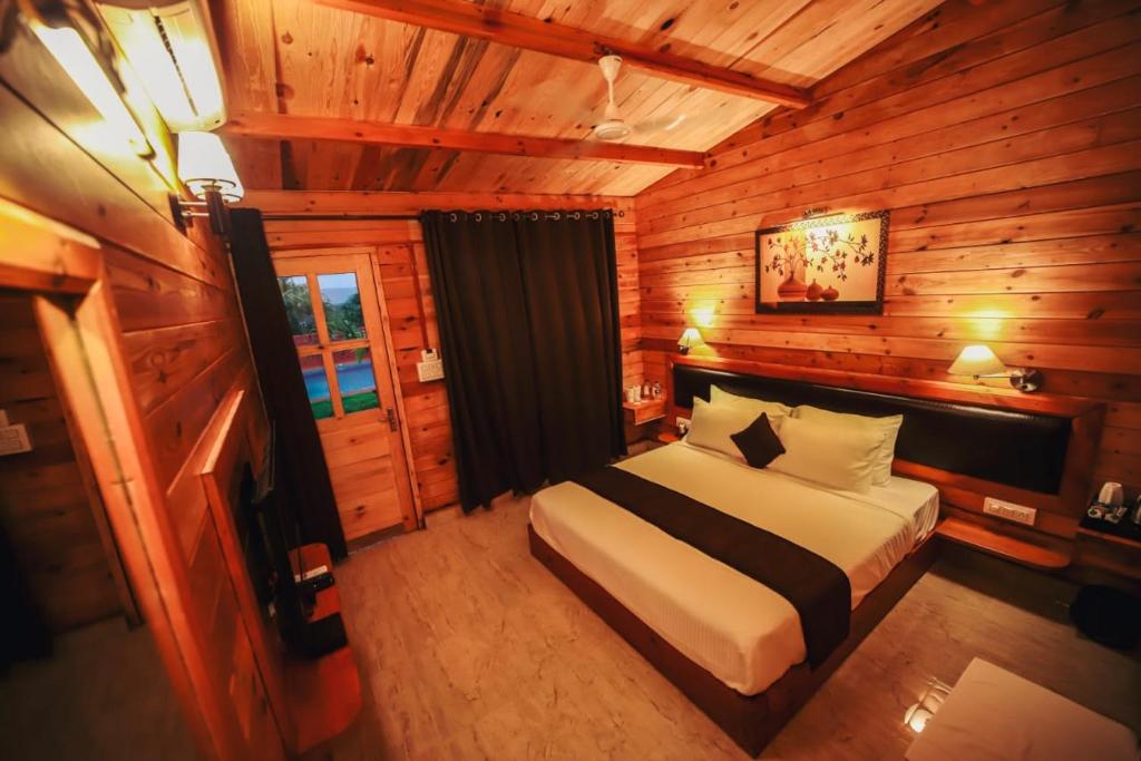 Двухместный (Двухместный номер с 1 кроватью и видом на бассейн), GRAND VATIKA RESORT