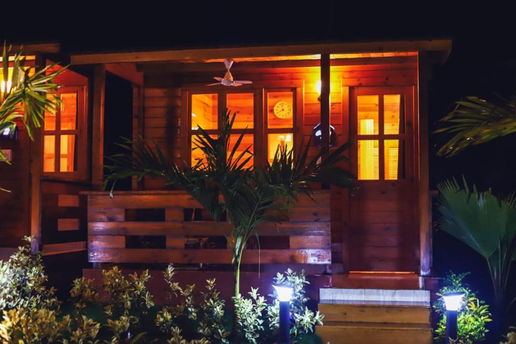 Двухместный (Двухместный номер Делюкс с 1 кроватью и балконом), GRAND VATIKA RESORT