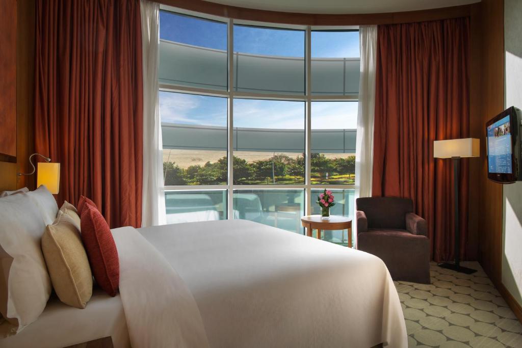 Сьюит (Классический люкс), Отель Yas Island Rotana Abu Dhabi