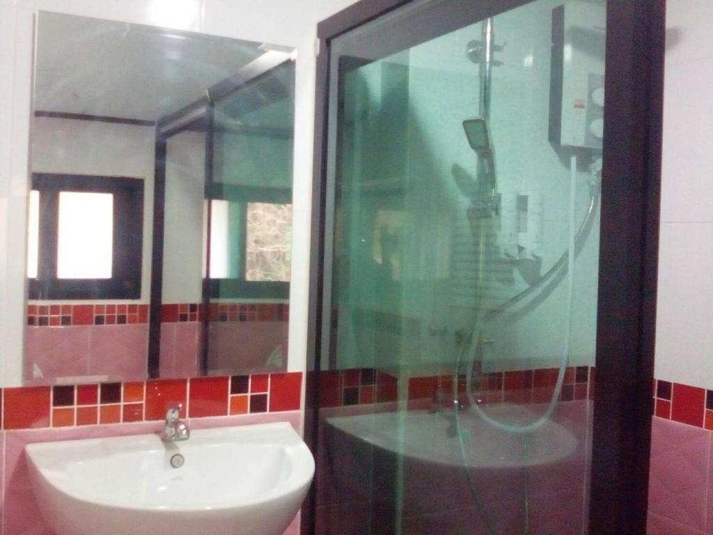 Ocean View Resort - Koh Sichang photo 3