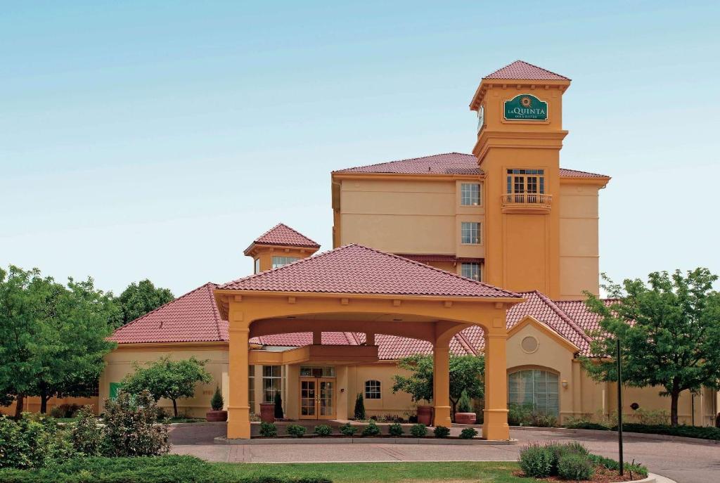 La Quinta by Wyndham Colorado Springs South Airport photo 3